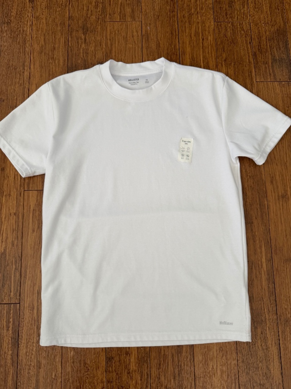 NWT - Hollister Everyday Tee Relaxed Fit for Boys